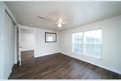 12115 Segrest A Drive, Houston, TX 77047 - Photo 3