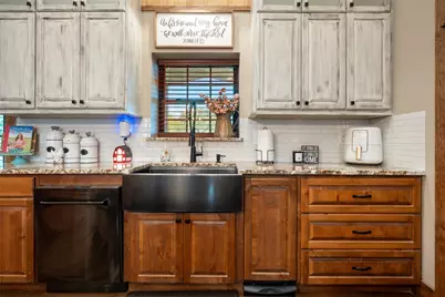 1402 Eagle Ferry Road, Anahuac, TX 77514 - Photo 19