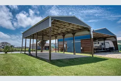 1249 County Road 202, Sargent, TX 77414 - Photo 3