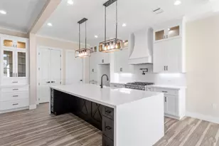 4221 Mallard Ln, Baytown, TX 77523 - Photo 11