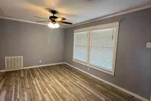 2309 Bradford St, Orange, TX 77630 - Photo 3