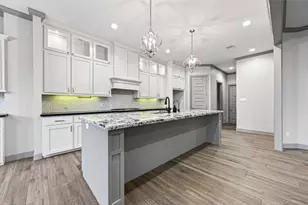 12379 Pebble View Dr, Conroe, TX 77304 - Photo 11