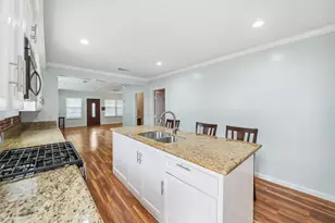 1112 E 24th St, Houston, TX 77009 - Photo 11
