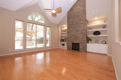 22 Villa Canyon Place, The Woodlands, TX 77382 - Photo 9