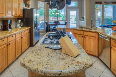 22 Villa Canyon Place, The Woodlands, TX 77382 - Photo 11