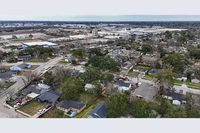 5931 Southmund Street, Houston, TX 77033 - Photo 31
