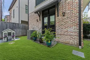 1308 Castle Ct, Houston, TX 77006 - Photo 25