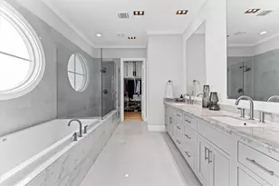 1308 Castle Ct, Houston, TX 77006 - Photo 19