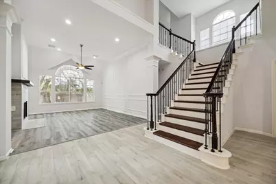 2715 Oakland Drive, Sugar Land, TX 77479 - Photo 3