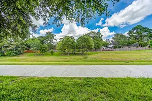 7902 Trophy Pl Dr, Humble, TX 77346 - Photo 11