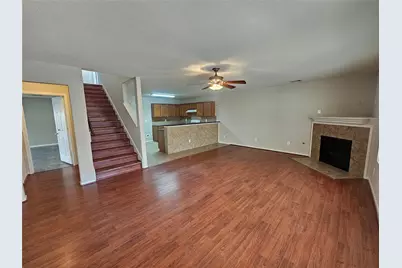11015 Walkup Way, Houston, TX 77044 - Photo 9