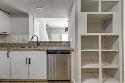 8725 Victorian Village Drive, Houston, TX 77071 - Photo 11