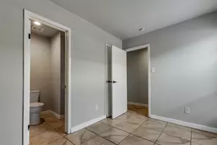 8725 Victorian Village Dr, Houston, TX 77071 - Photo 15