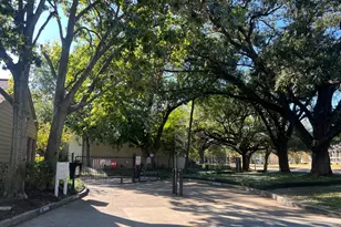 10047 Westpark Dr, Houston, TX 77042 - Photo 3