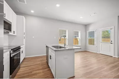 802 N Thompson Street, Conroe, TX 77301 - Photo 9