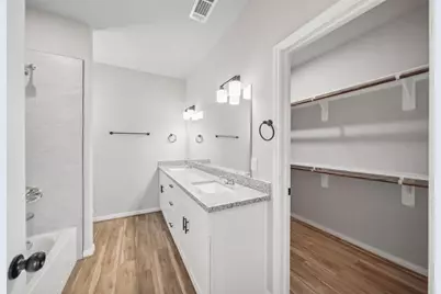 802 N Thompson Street, Conroe, TX 77301 - Photo 17