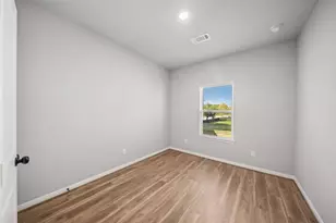 802 N Thompson St, Conroe, TX 77301 - Photo 11