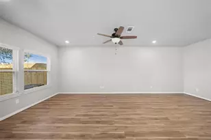 802 N Thompson St, Conroe, TX 77301 - Photo 5