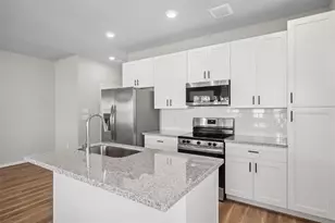 802 N Thompson St, Conroe, TX 77301 - Photo 7