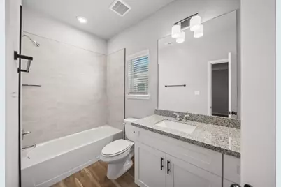802 N Thompson Street, Conroe, TX 77301 - Photo 13
