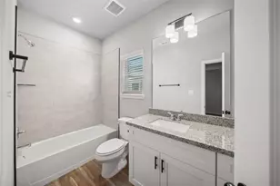 802 N Thompson St, Conroe, TX 77301 - Photo 13