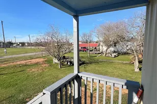 323 17th St, San Leon, TX 77539 - Photo 9