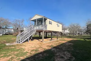 323 17th St, San Leon, TX 77539 - Photo 5