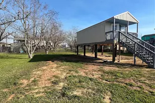 323 17th St, San Leon, TX 77539 - Photo 3