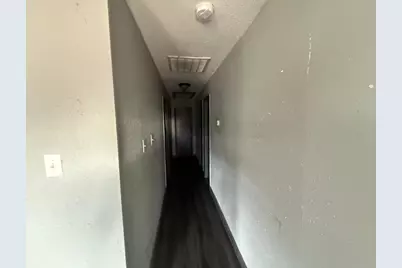 9045 Jutland Road, Houston, TX 77033 - Photo 7