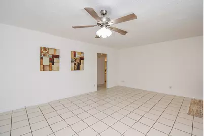 5542 Holly Street #207, Houston, TX 77081 - Photo 13