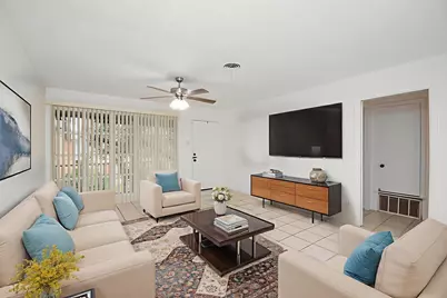 5542 Holly Street #207, Houston, TX 77081 - Photo 5