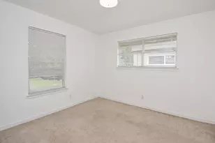 5542 Holly St, Houston, TX 77081 - Photo 27