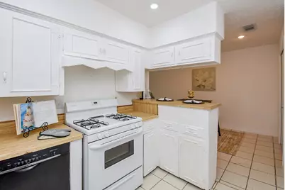 5542 Holly Street #207, Houston, TX 77081 - Photo 15