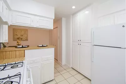 5542 Holly Street #207, Houston, TX 77081 - Photo 17