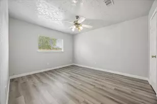 10143 Towne Mist Dr, Sugar Land, TX 77498 - Photo 11