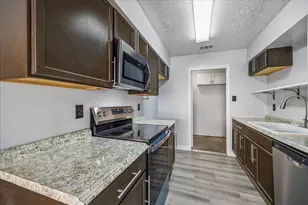 10143 Towne Mist Dr, Sugar Land, TX 77498 - Photo 9