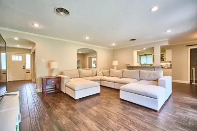 5506 Dumfries Drive, Houston, TX 77096 - Photo 9