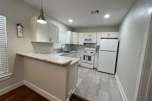 624 E Magnolia St, Angleton, TX 77515 - Photo 7