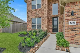 2001 Penwern Aly Ln, League City, TX 77573 - Photo 5
