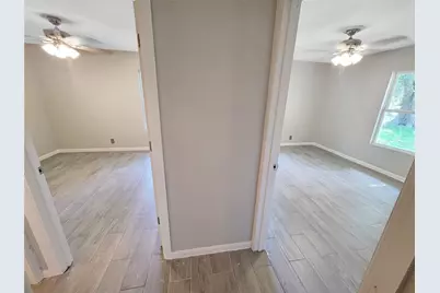 121 Wisteria Street, Lake Jackson, TX 77566 - Photo 15
