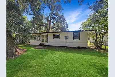 121 Wisteria Street, Lake Jackson, TX 77566 - Photo 25