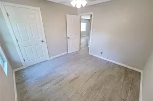 121 Wisteria St, Lake Jackson, TX 77566 - Photo 17