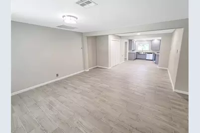 121 Wisteria Street, Lake Jackson, TX 77566 - Photo 7