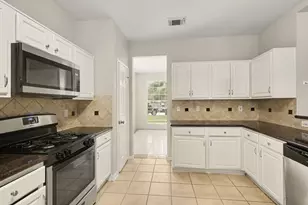 10107 Bayou Trail Ct, Houston, TX 77064 - Photo 9