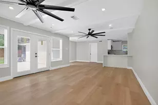 3302 Ann Arbor Dr, Houston, TX 77063 - Photo 9