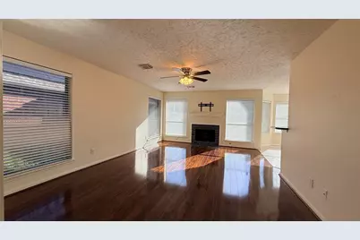 106 Crimson Bay Drive, League City, TX 77573 - Photo 3