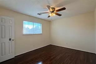 106 Crimson Bay Dr, League City, TX 77573 - Photo 23