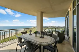 801 E Beach Dr, Galveston, TX 77550 - Photo 3