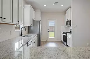 1031 Rosewood Trl, Beasley, TX 77417 - Photo 13