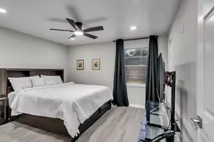 705 Littlewood St, Baytown, TX 77521 - Photo 15